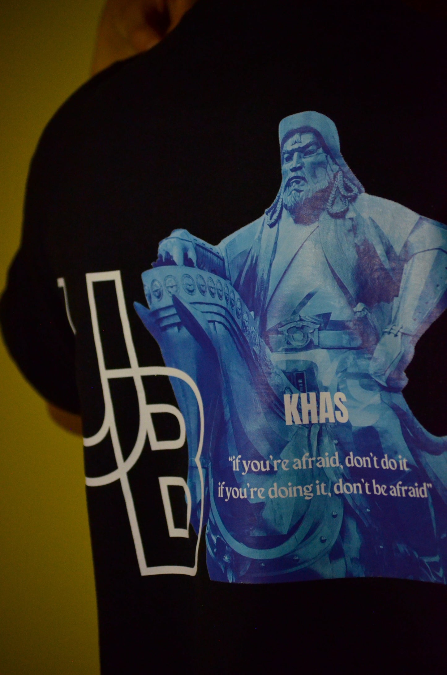 Чингис хаан футболк